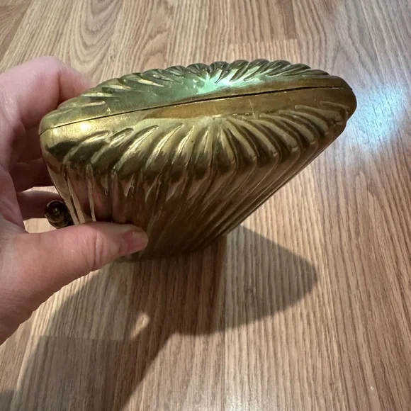 Vintage brass/ gold clutch and/or crossbody - Picture 7 of 14